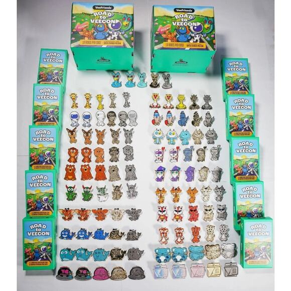 SEE PHOTOS Veefriends Road to Veecon Articulate Armadillo Green Ice Sticker+Pin - Picture 7 of 11